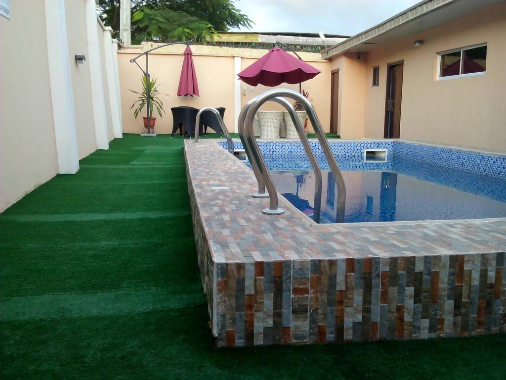 Downtown Royal Hotel Ikeja Exterior photo
