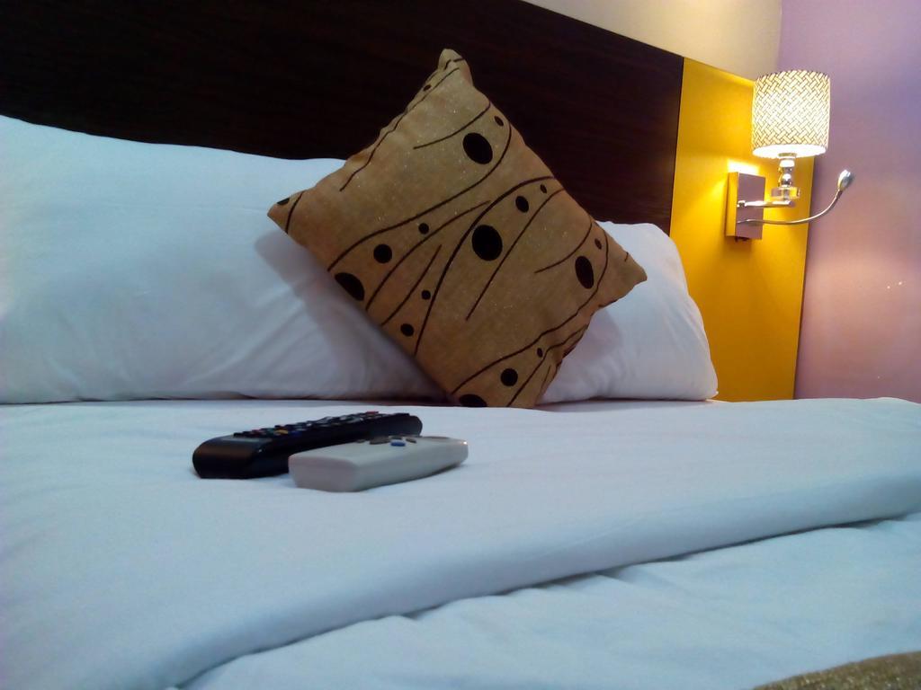 Downtown Royal Hotel Ikeja Exterior photo