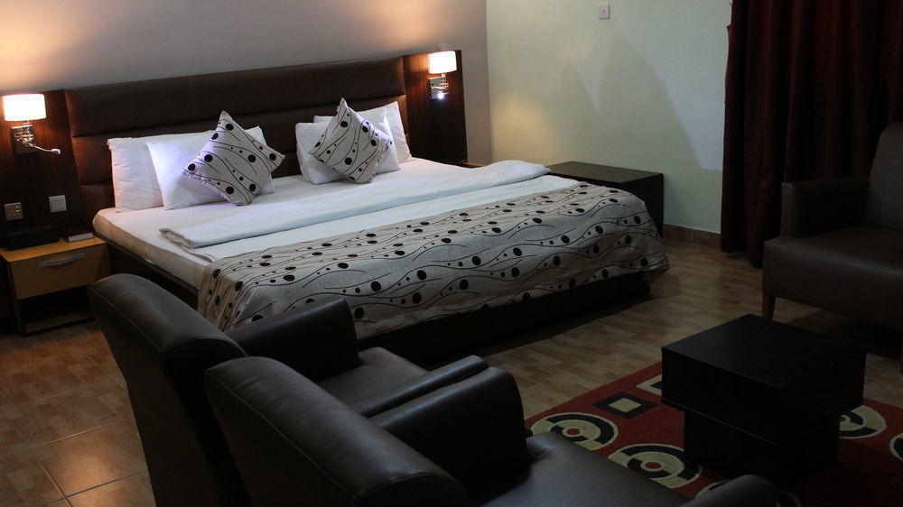 Downtown Royal Hotel Ikeja Exterior photo