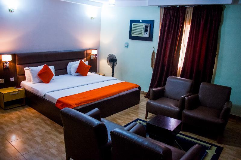 Downtown Royal Hotel Ikeja Exterior photo