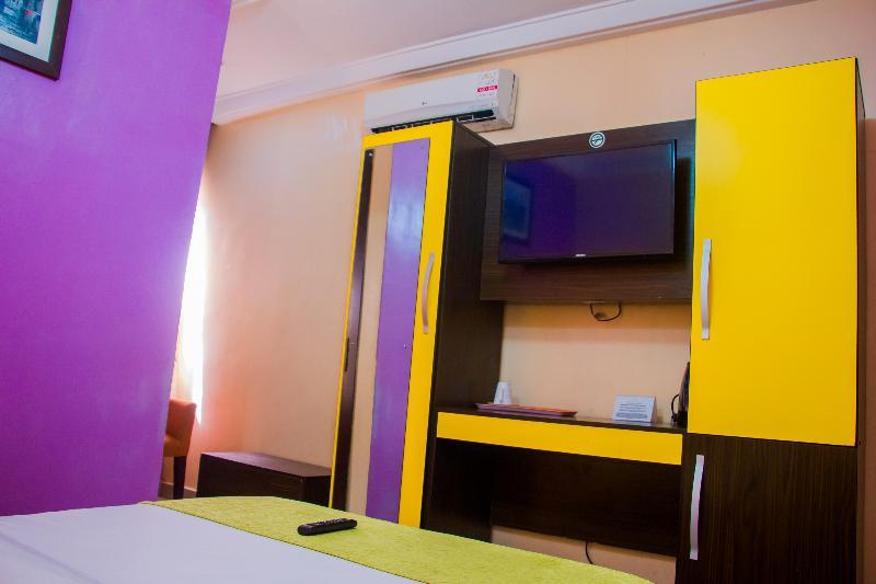 Downtown Royal Hotel Ikeja Exterior photo